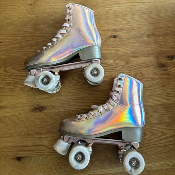 EXCLUSIVE Rose Gold Impala Rollerskates - Size 8 - Picture 3 of 7